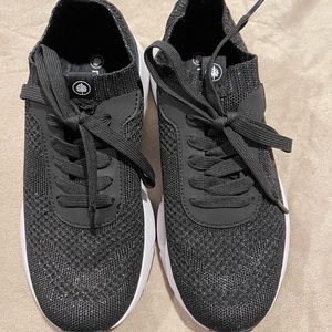 Sparkle black and white shoes Women’s 8.5